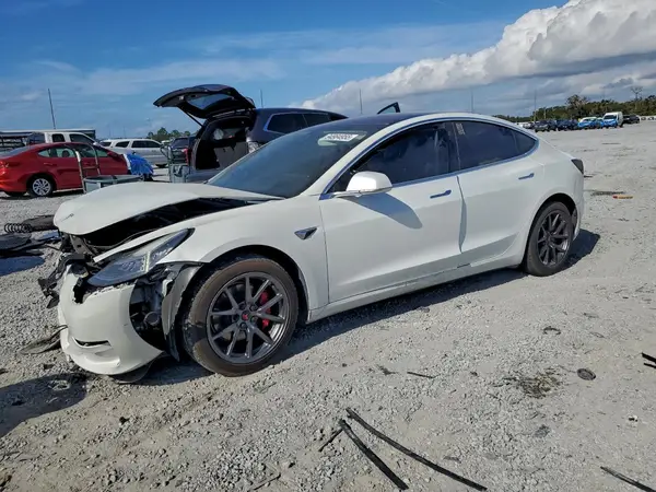 5YJ3E1EA3KF300108 2019 TESLA MODEL 3 - Image 1