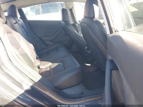 5YJ3E1EA3KF300884 2019 TESLA MODEL 3 - Image 8