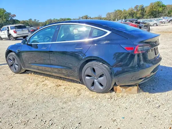 5YJ3E1EA3KF306636 2019 TESLA MODEL 3 - Image 2