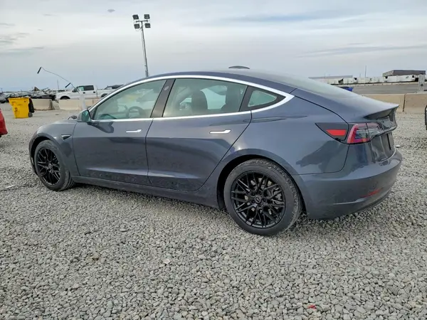 5YJ3E1EA3KF308077 2019 TESLA MODEL 3 - Image 2