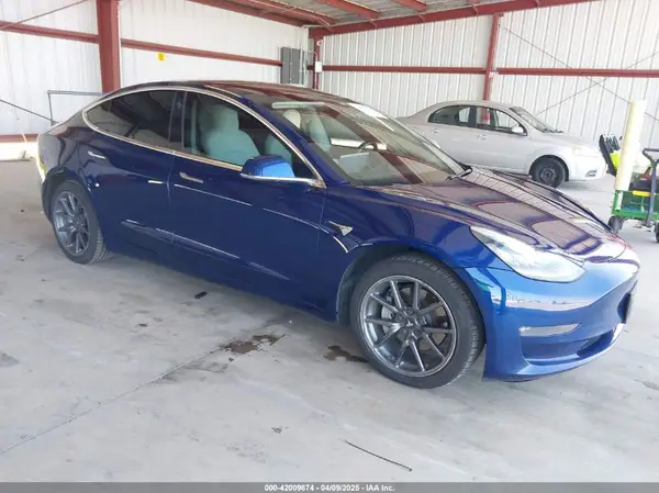 5YJ3E1EA3KF314882 2019 TESLA MODEL 3 - Image 1