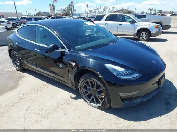 5YJ3E1EA3KF325056 2019 TESLA MODEL 3 - Image 1