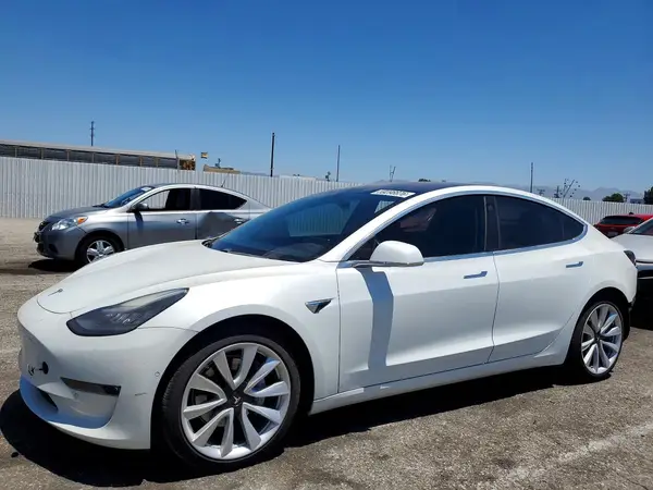 5YJ3E1EA3KF326952 2019 TESLA MODEL 3 - Image 1