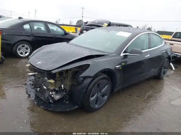 5YJ3E1EA3KF395396 2019 TESLA MODEL 3 - Image 2