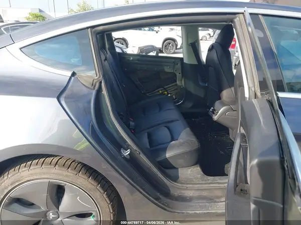 5YJ3E1EA3KF396273 2019 TESLA MODEL 3 - Image 8