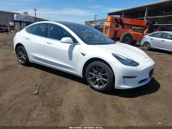 5YJ3E1EA3KF401407 2019 TESLA MODEL 3 - Image 1