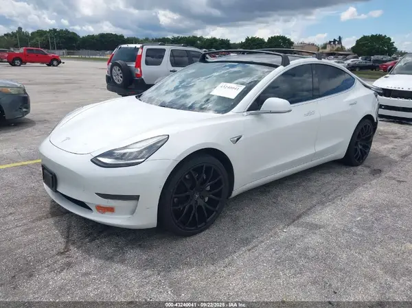 5YJ3E1EA3KF401701 2019 TESLA MODEL 3 - Image 2