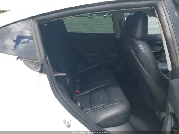 5YJ3E1EA3KF401701 2019 TESLA MODEL 3 - Image 8