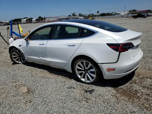 5YJ3E1EA3KF402556 2019 TESLA MODEL 3 - Image 2
