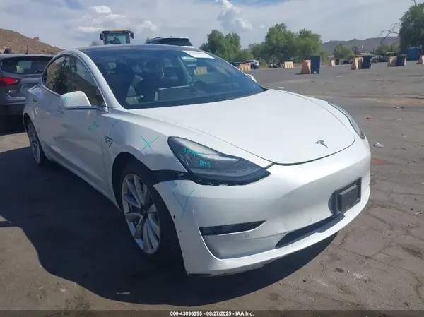 5YJ3E1EA3KF402573 2019 TESLA MODEL 3 - Image 1