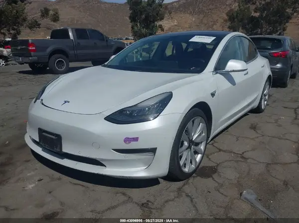 5YJ3E1EA3KF402573 2019 TESLA MODEL 3 - Image 2