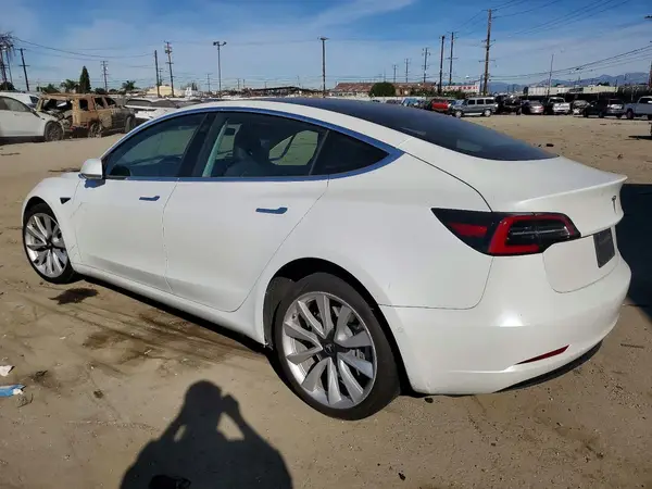 5YJ3E1EA3KF402587 2019 TESLA MODEL 3 - Image 2