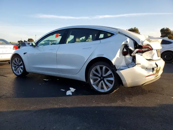 5YJ3E1EA3KF412911 2019 TESLA MODEL 3 - Image 2