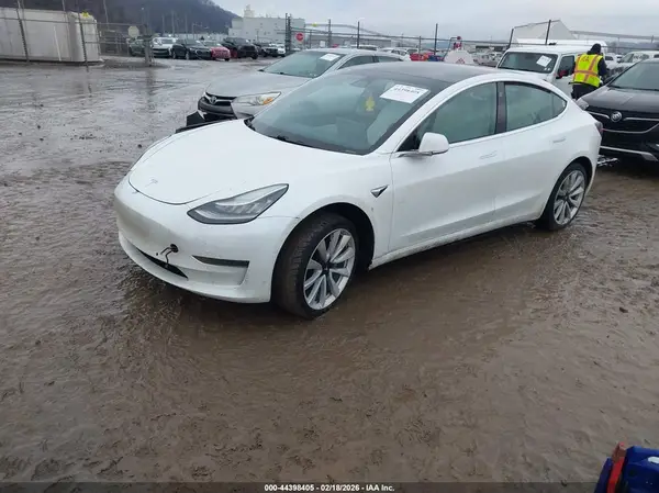 5YJ3E1EA3KF447822 2019 TESLA MODEL 3 - Image 2