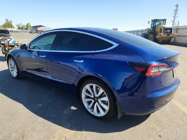 5YJ3E1EA3KF464135 2019 TESLA MODEL 3 - Image 2