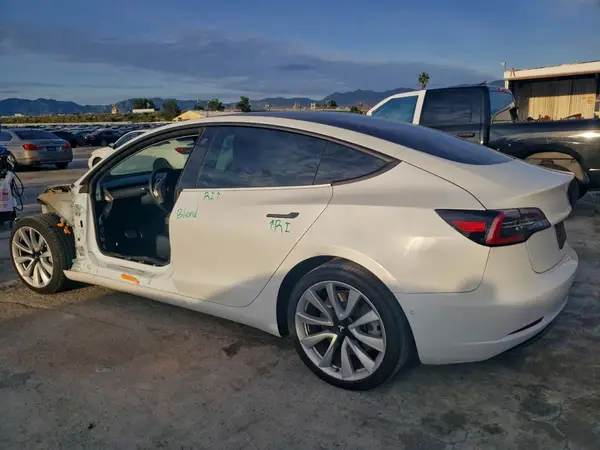 5YJ3E1EA3KF476687 2019 TESLA MODEL 3 - Image 2