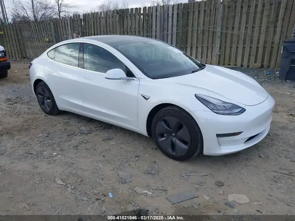 5YJ3E1EA3KF483624 2019 TESLA MODEL 3 - Image 1
