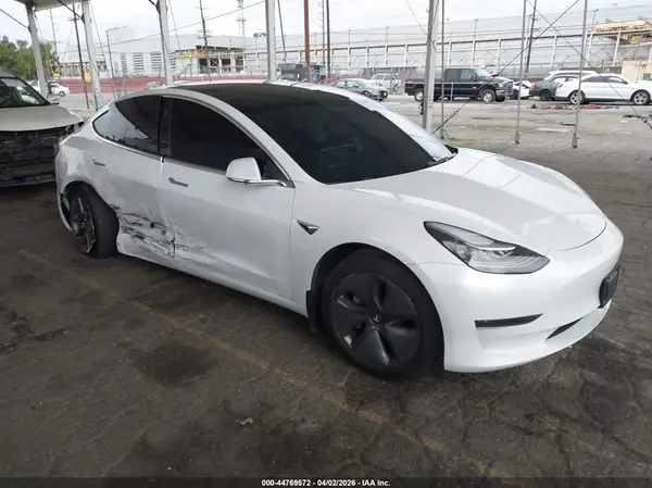 5YJ3E1EA3KF484840 2019 TESLA MODEL 3 - Image 1