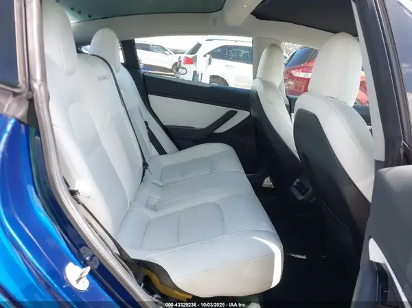 5YJ3E1EA3KF543093 2019 TESLA MODEL 3 - Image 8