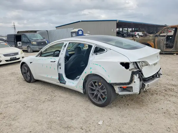5YJ3E1EA3LF598175 2020 TESLA MODEL 3 - Image 2