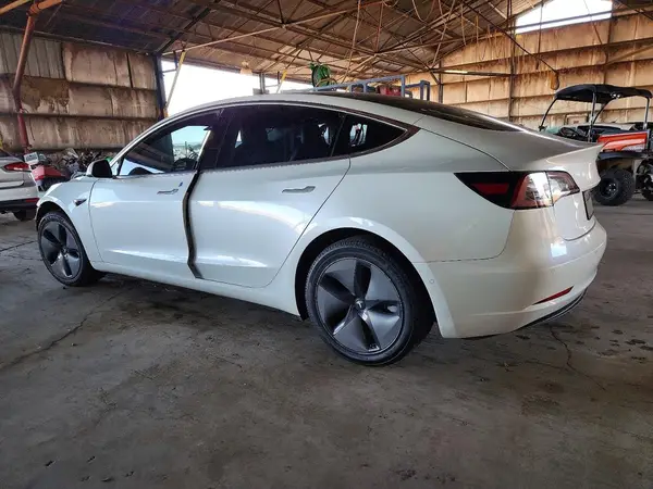 5YJ3E1EA3LF612639 2020 TESLA MODEL 3 - Image 2