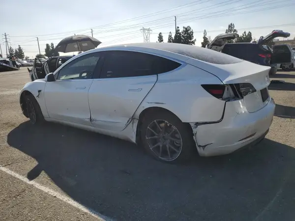 5YJ3E1EA3LF631353 2020 TESLA MODEL 3 - Image 2