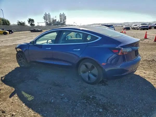 5YJ3E1EA3LF633975 2020 TESLA MODEL 3 - Image 2