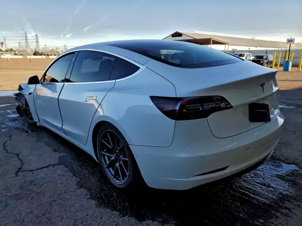 5YJ3E1EA3LF645267 2020 TESLA MODEL 3 - Image 2