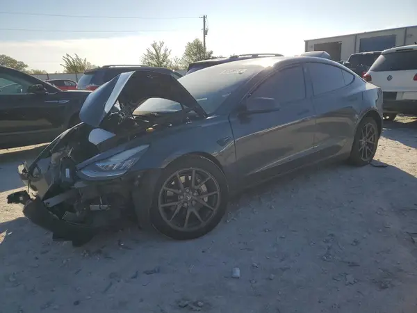 5YJ3E1EA3LF658049 2020 TESLA MODEL 3 - Image 1