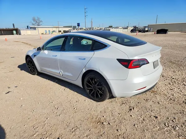 5YJ3E1EA3LF737334 2020 TESLA MODEL 3 - Image 2