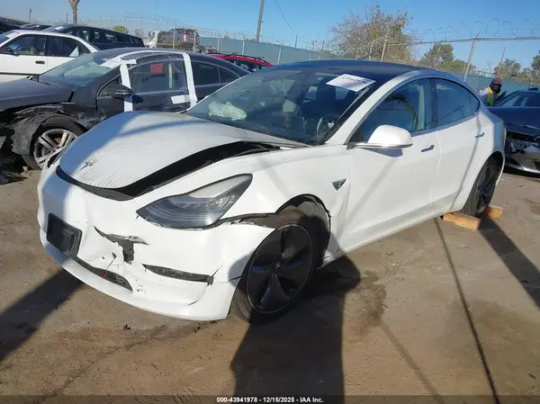 5YJ3E1EA3LF804174 2020 TESLA MODEL 3 - Image 2