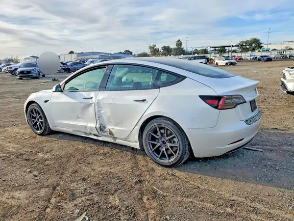 5YJ3E1EA3MF027240 2021 TESLA MODEL 3 - Image 2