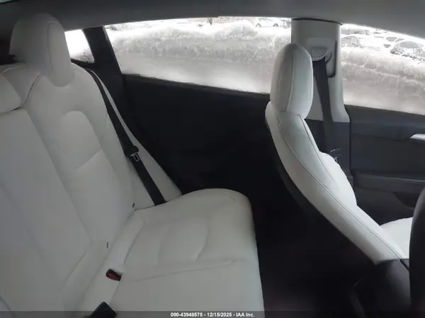 5YJ3E1EA3MF032423 2021 TESLA MODEL 3 - Image 8