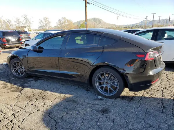 5YJ3E1EA3MF045396 2021 TESLA MODEL 3 - Image 2