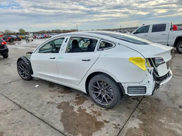 5YJ3E1EA3MF060528 2021 TESLA MODEL 3 - Image 2