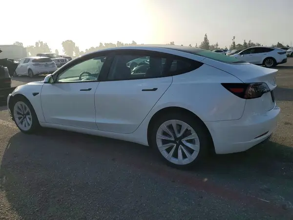 5YJ3E1EA3MF061467 2021 TESLA MODEL 3 - Image 2
