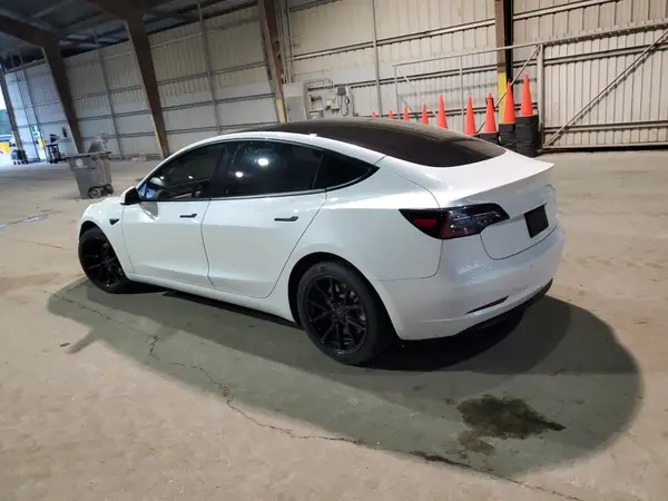 5YJ3E1EA3MF062831 2021 TESLA MODEL 3 - Image 2