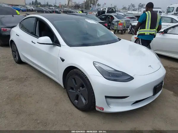 5YJ3E1EA3MF072520 2021 TESLA MODEL 3 - Image 1