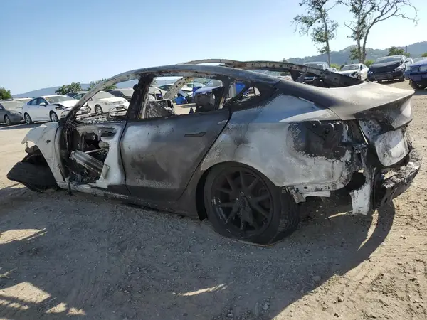 5YJ3E1EA3MF076082 2021 TESLA MODEL 3 - Image 2