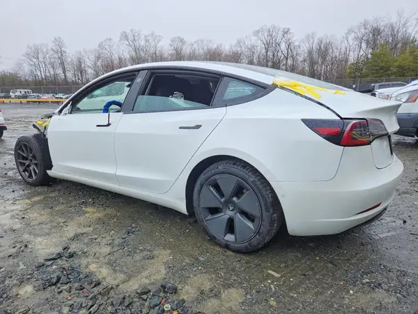 5YJ3E1EA3MF097501 2021 TESLA MODEL 3 - Image 2