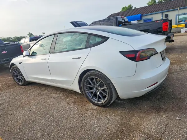 5YJ3E1EA3MF098714 2021 TESLA MODEL 3 - Image 2