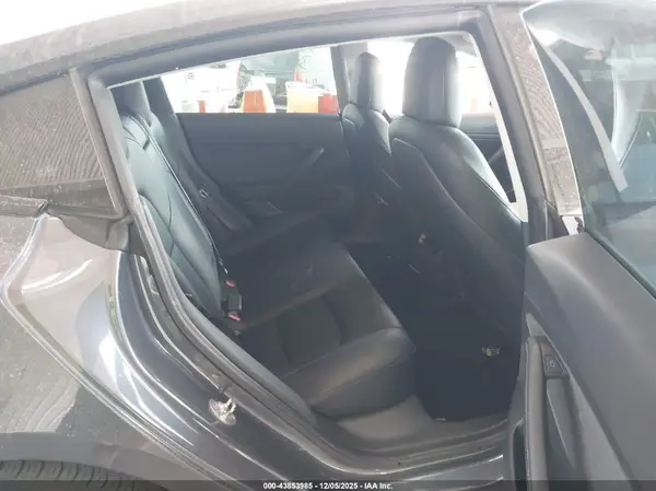 5YJ3E1EA3MF869933 2021 TESLA MODEL 3 - Image 8