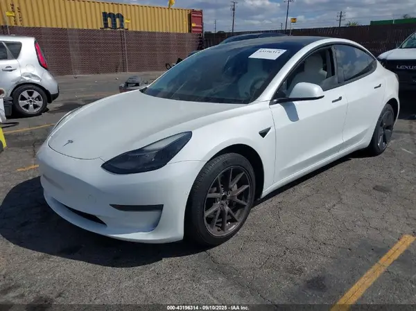 5YJ3E1EA3MF873223 2021 TESLA MODEL 3 - Image 2
