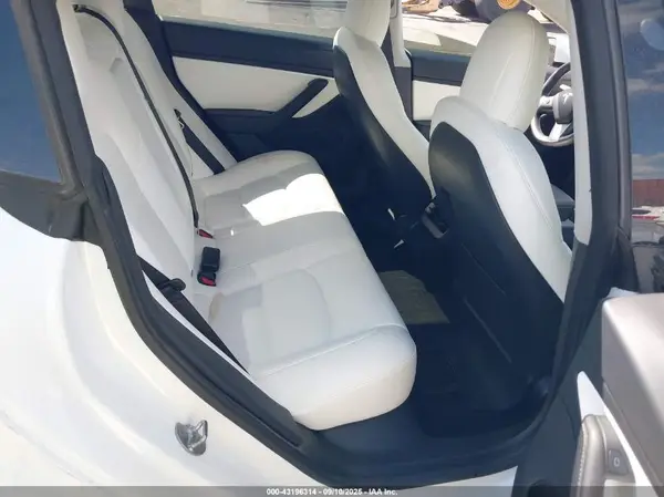 5YJ3E1EA3MF873223 2021 TESLA MODEL 3 - Image 8