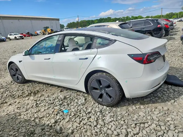 5YJ3E1EA3MF920492 2021 TESLA MODEL 3 - Image 2
