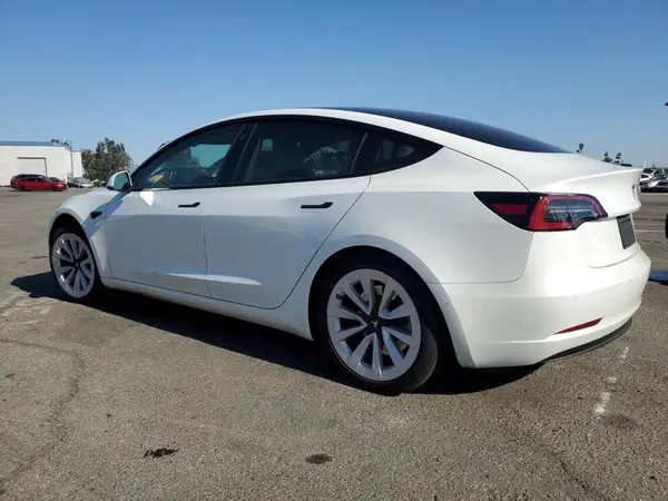 5YJ3E1EA3MF927832 2021 TESLA MODEL 3 - Image 2