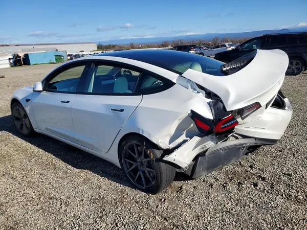5YJ3E1EA3MF928852 2021 TESLA MODEL 3 - Image 2