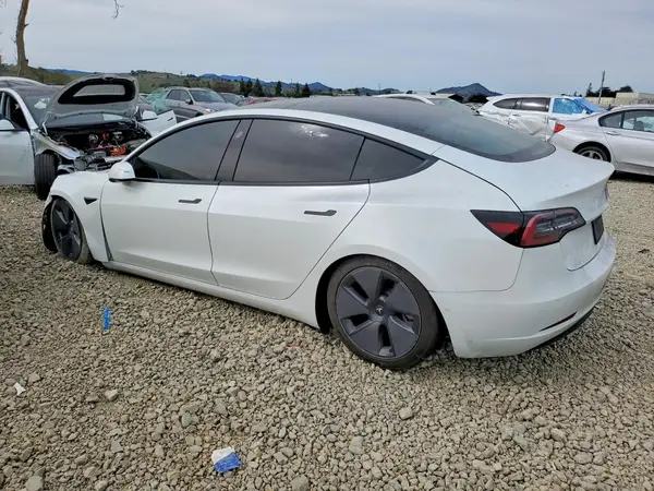 5YJ3E1EA3MF940371 2021 TESLA MODEL 3 - Image 2