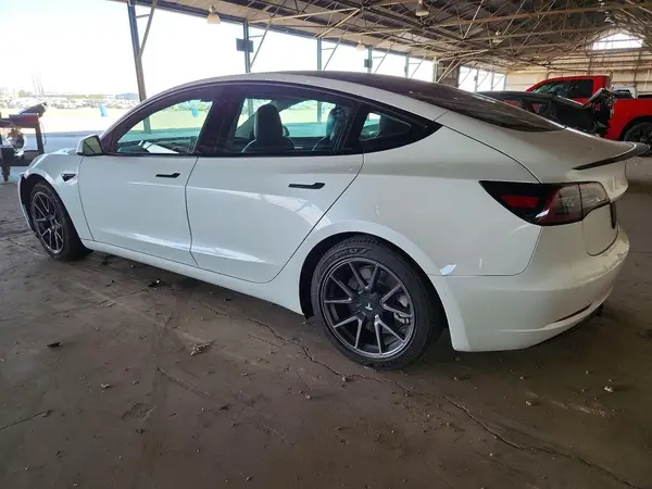 5YJ3E1EA3MF982541 2021 TESLA MODEL 3 - Image 2