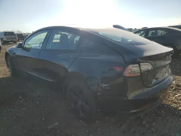 5YJ3E1EA3NF101502 2022 TESLA MODEL 3 - Image 2